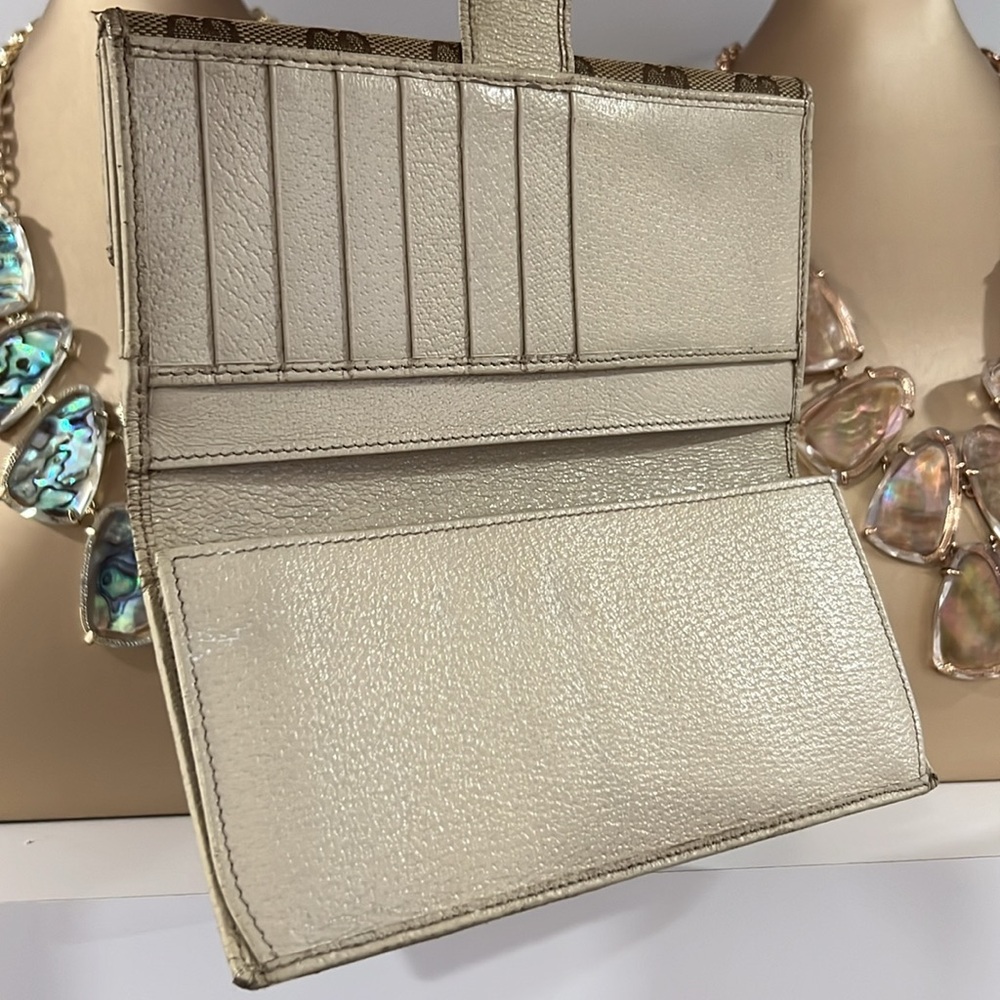 Gucci Wallet - Picture 7 of 17
